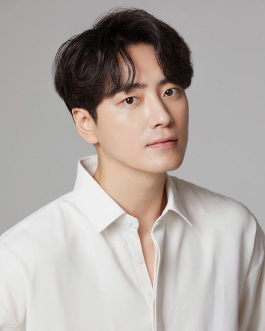 李浚赫 Jun-hyuk Lee