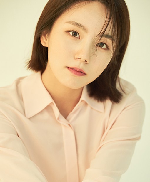 閔彩妍 MIN CHAE YEON