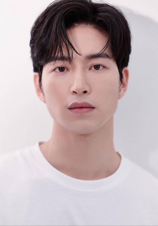 尹嘏彬 Ha-bin Yun