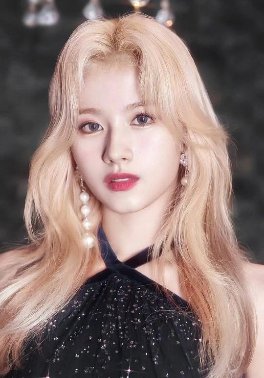 湊崎紗夏 Sana Minatozaki