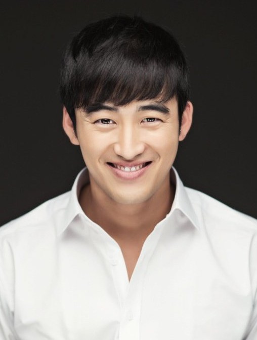 鄭成允 Sung-yoon  Jung