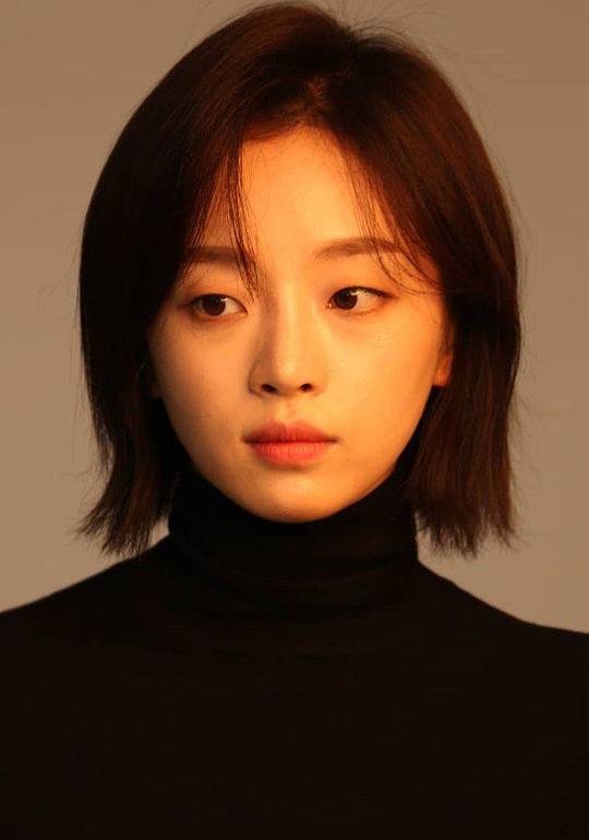 金珉彩 Kim Min-chae