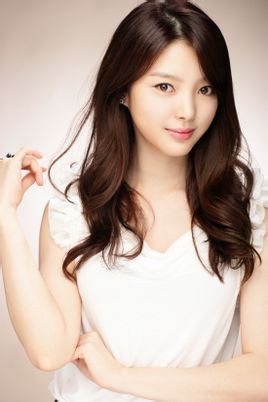 嚴賢京 Hyun-Kyung Eom