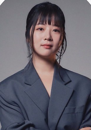 河美娜 Mi-na Ha